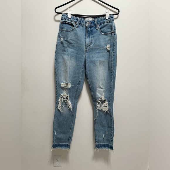Abercrombie and Fitch Mom High Rise Jeans - Picture 1 of 8